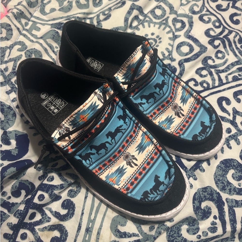 SHEIN Black and Blue Patterned Flats